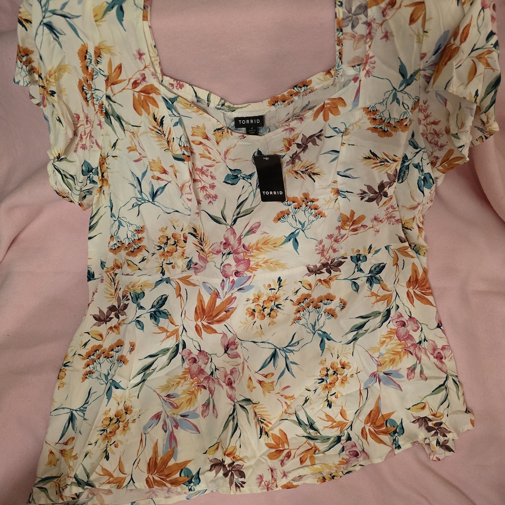 Torrid Cream Flutter Sleeve Blouse